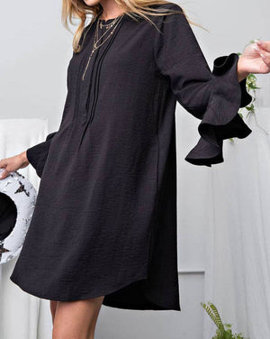 Pleated Ruffle 3/4 Sleeve Dress: M / Black