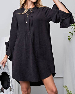 Pleated Ruffle 3/4 Sleeve Dress: M / Black